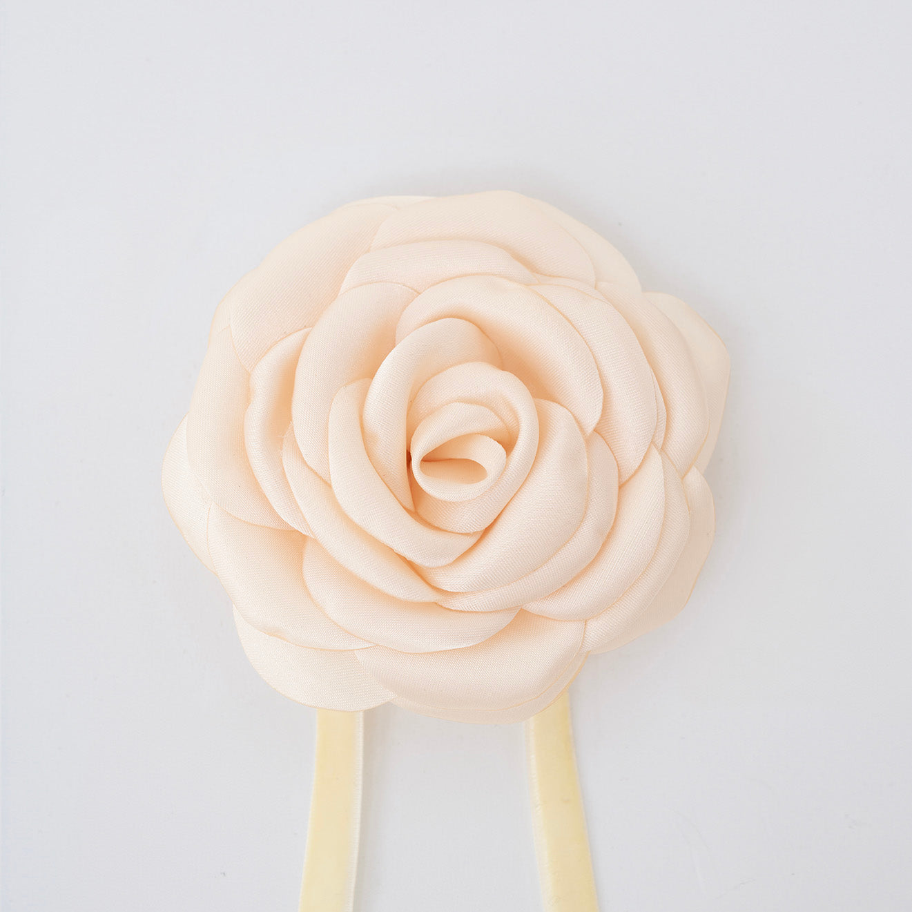 flower hair off white