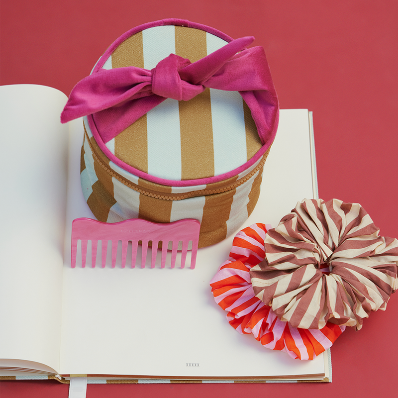 nécessaire Joana listras bege