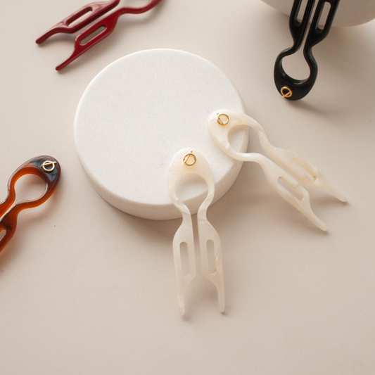 hair-pin-vanilla