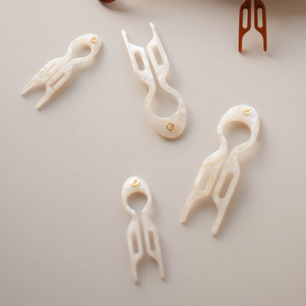 mini-hair-pin-vanilla